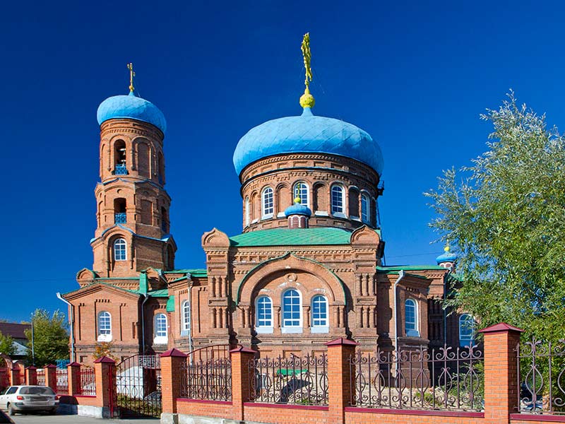Покровский собор в Барнауле на фото