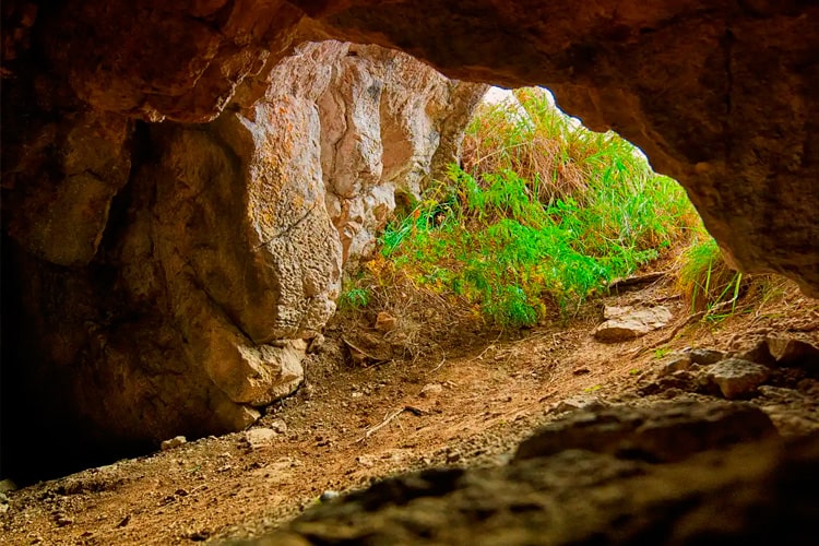 пещера Ящур